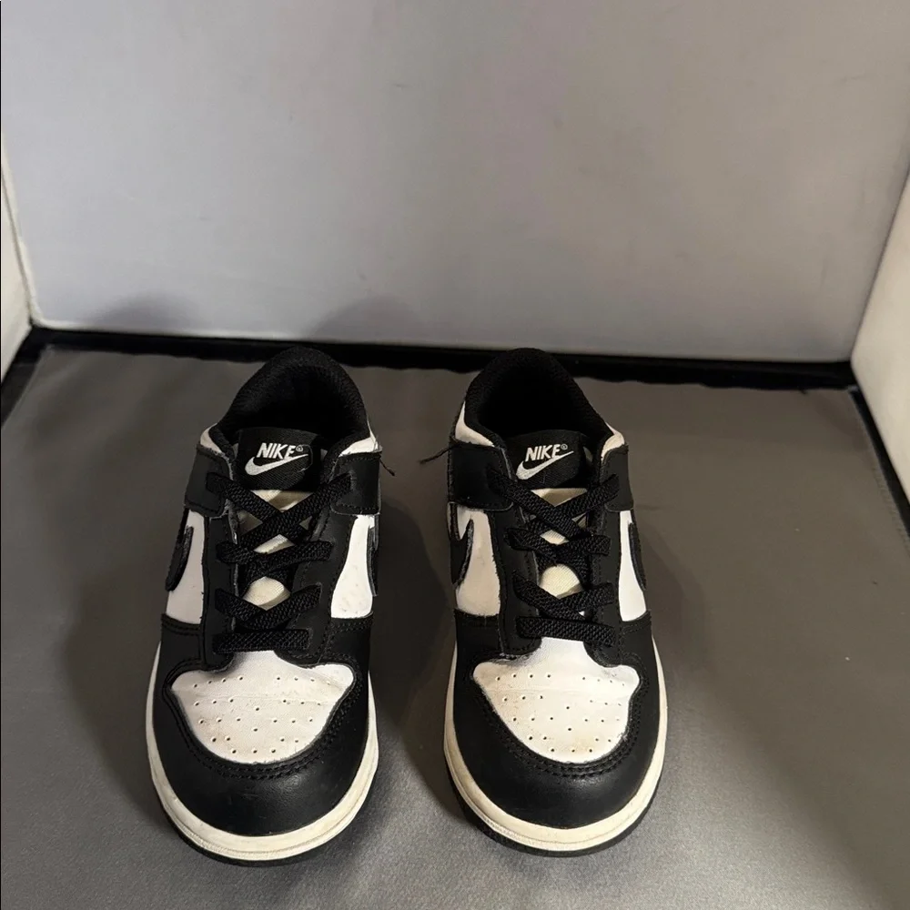 Nike Kids Black and White Sneakers‎ 9.5